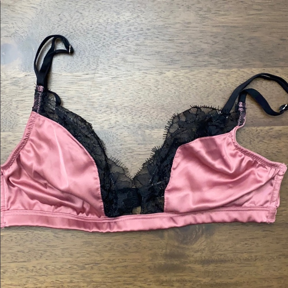 Victoria’s Secret Very Sexy Bra in 34B